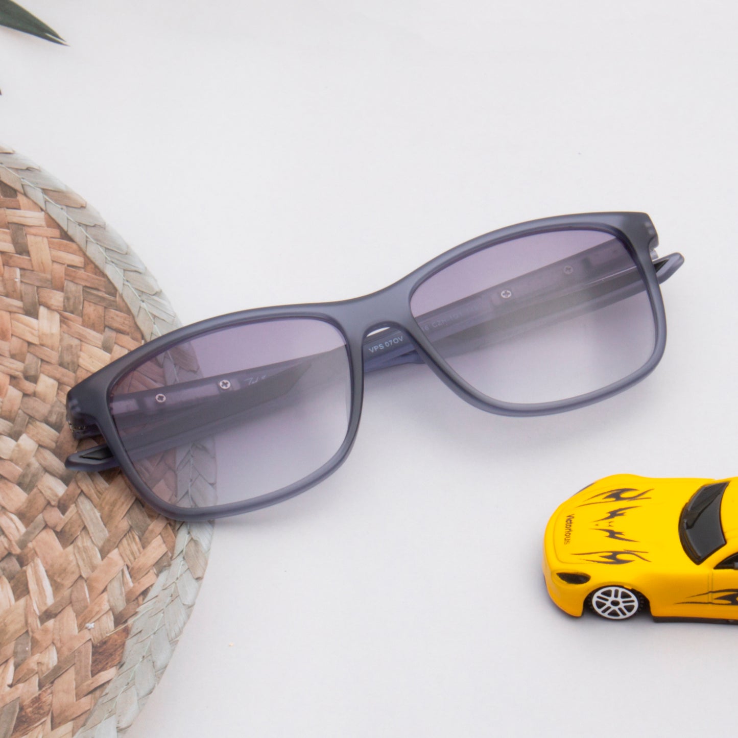 SUN-RUNWAY UNISEX WAYFARER TR90 SUNGLASSES WITH POLARIZED LENS BY TED SMITH (IN 4 COLORS)