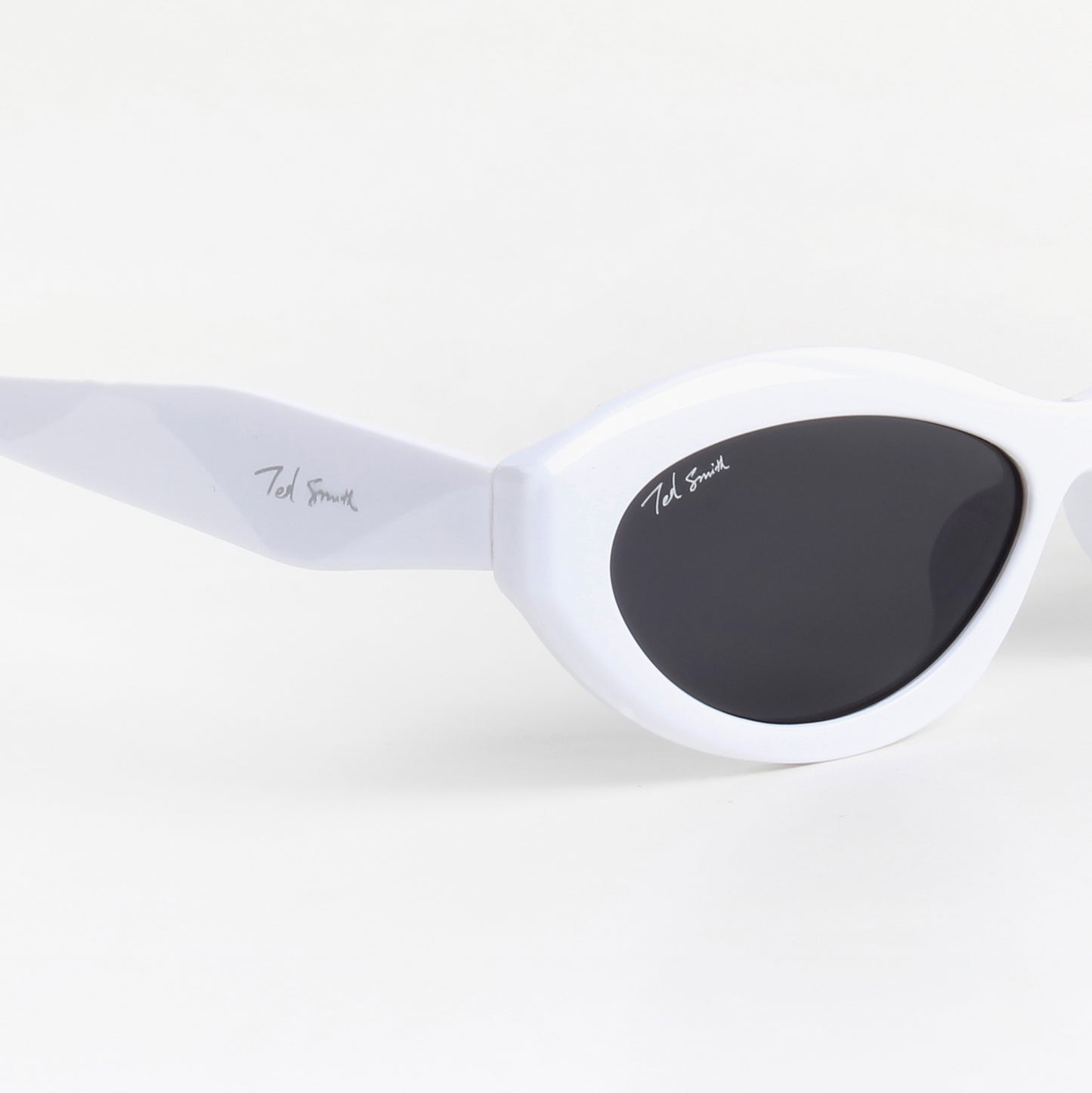 MONARCH | WOMENS OVAL SUNGLASSES (IN 3 COLOURS)