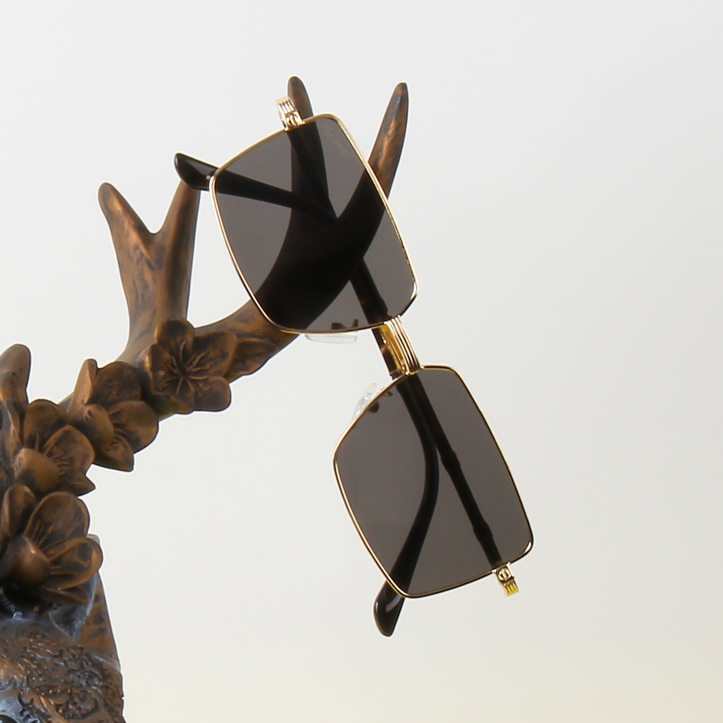 VECTOR | RECTANGLE FULL RIM SUNGLASSES IN METAL (IN 3 COLOURS)