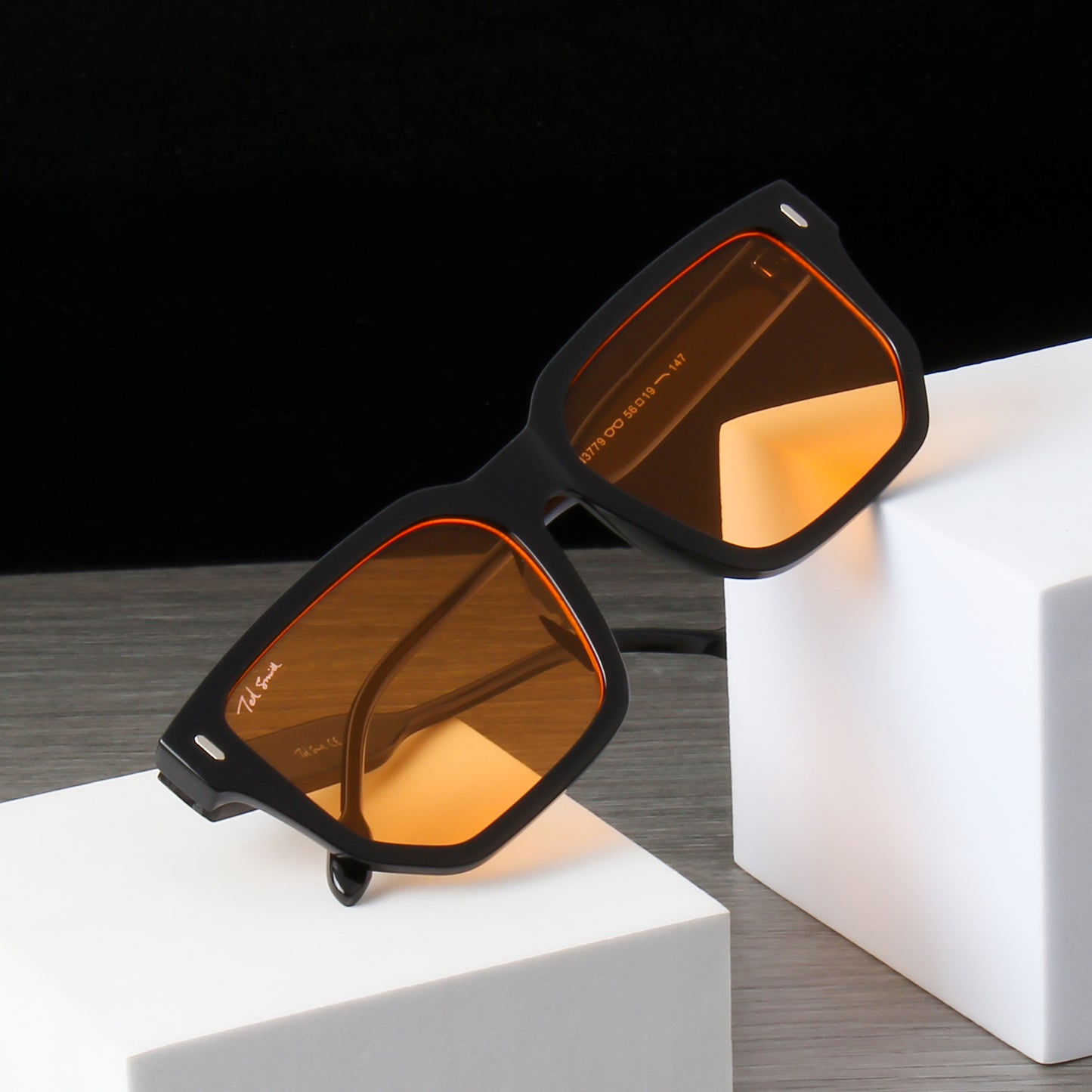 CRUZE | SQUARE UNISEX SUNGLASSES (IN 4 COLOURS)