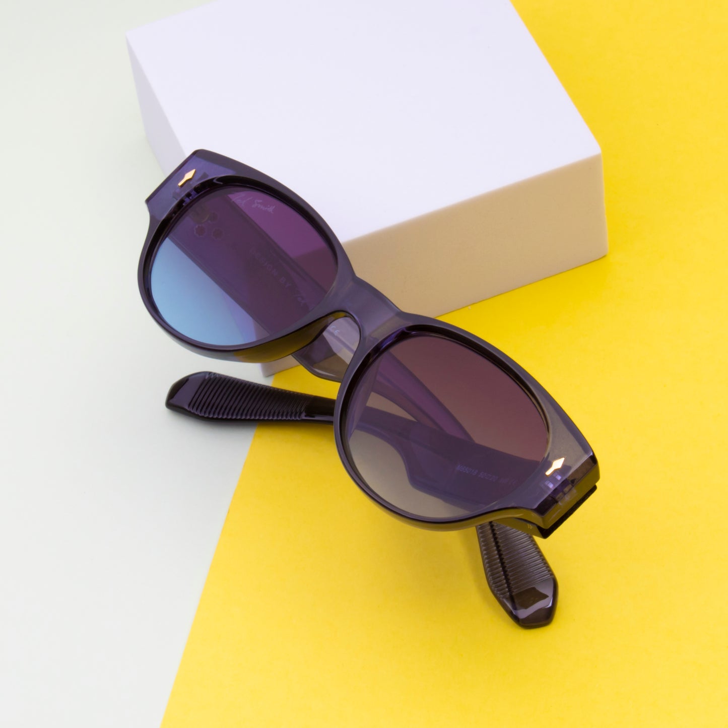POLARD BLUE ROUND SUNGLASSES | BLUE ROUND SUNGLASSES | BLUE LENSES