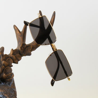 VECTOR | RECTANGLE FULL RIM SUNGLASSES IN METAL (IN 3 COLOURS)