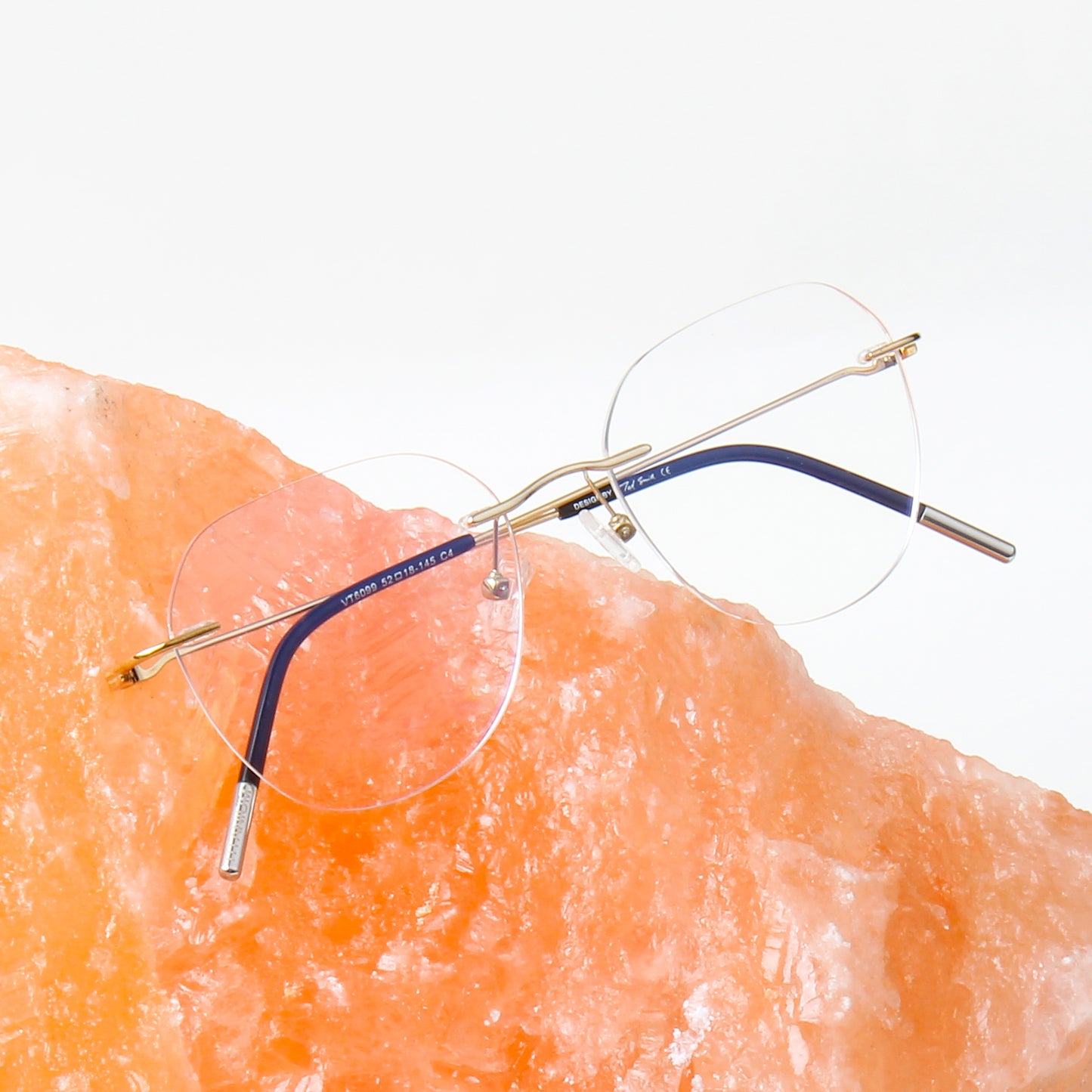 ODETTA | UNISEX TITANIUM BUTTERFLY FRAMES (IN 2 COLORS)