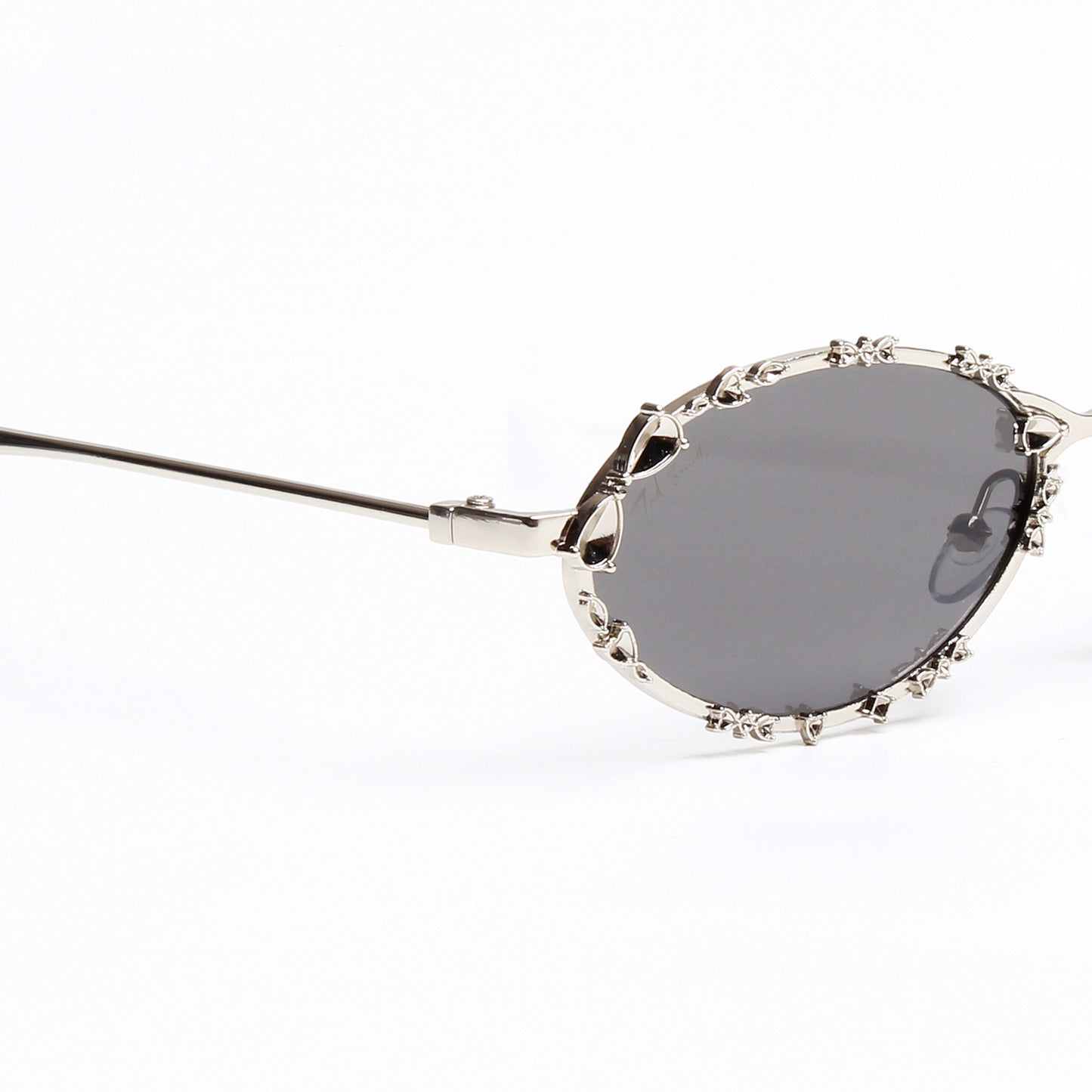 SYNTH | OVAL FULL RIM METAL SUNGLASSES (IN 4 COLOURS)