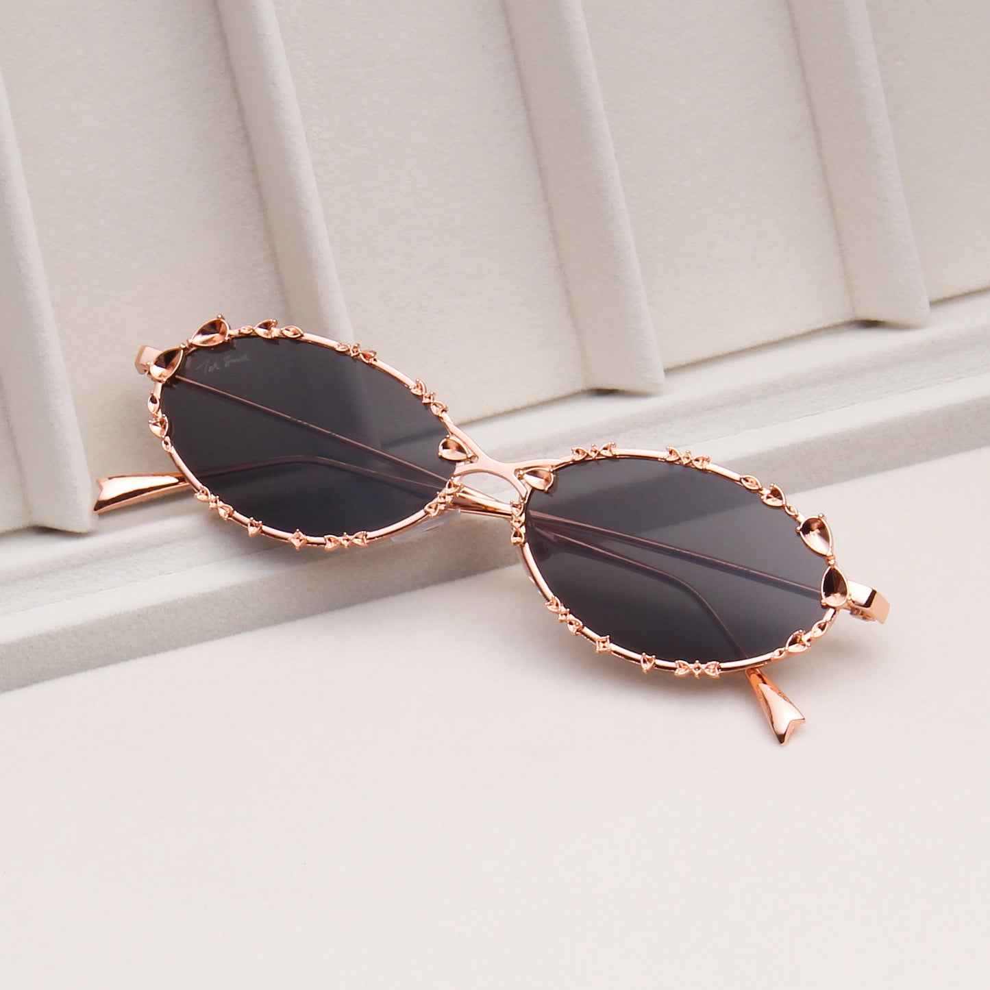 SYNTH | OVAL FULL RIM METAL SUNGLASSES (IN 4 COLOURS)