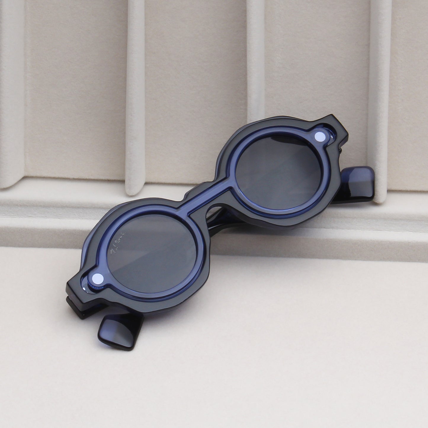 HYPNOTIZE | ROUND FULL RIM SUNGLASSES (IN 2 COLOURS)