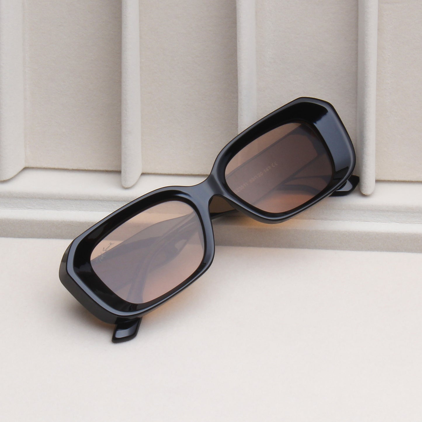 AKILA | RECTANGLE FULL RIM SUNGLASSES (IN 5 COLOURS)