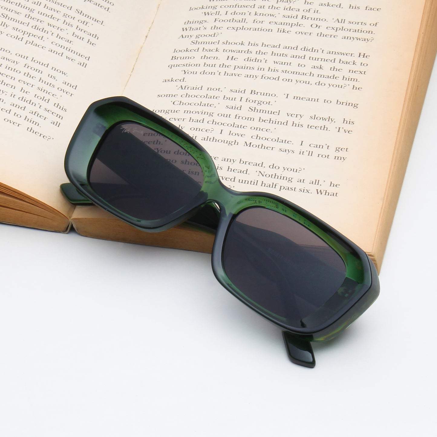 AKILA | RECTANGLE FULL RIM SUNGLASSES (IN 5 COLOURS)