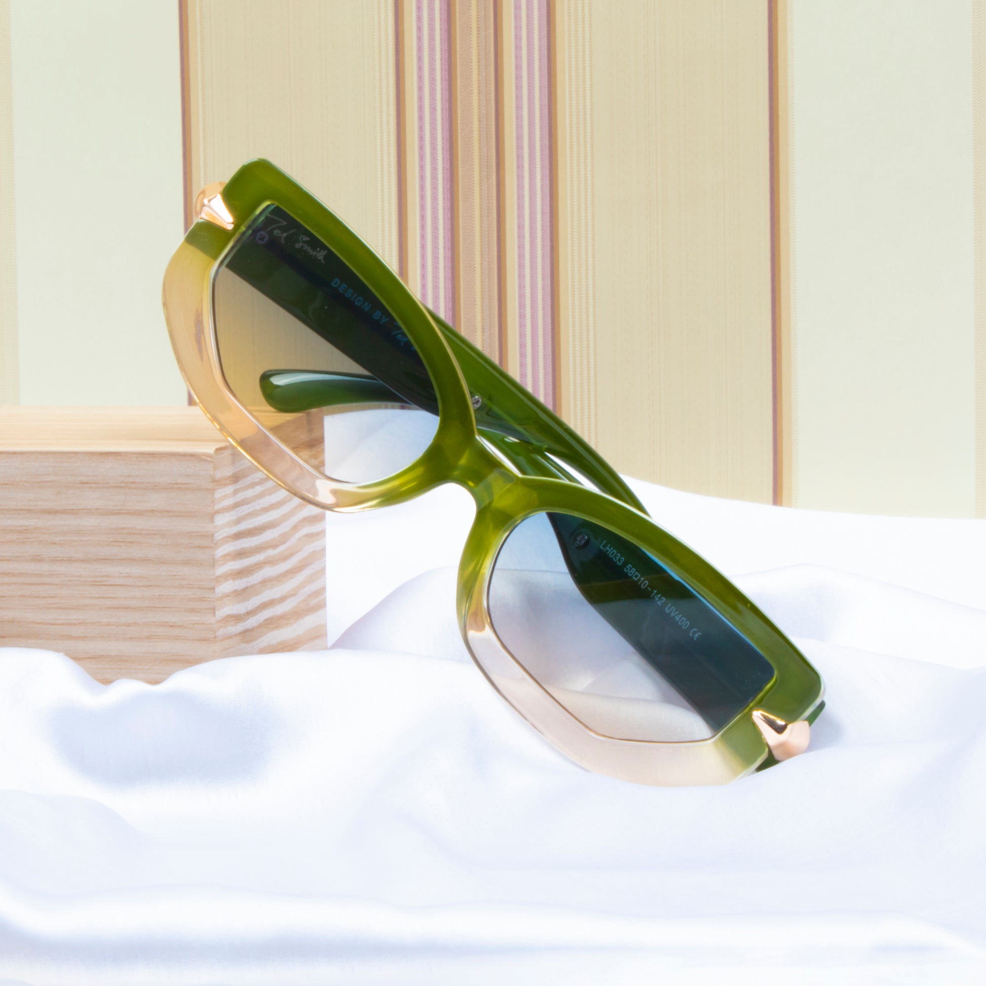 SERPENTY GREEN CAT EYE SUNGLASSES | BLUE LENS |