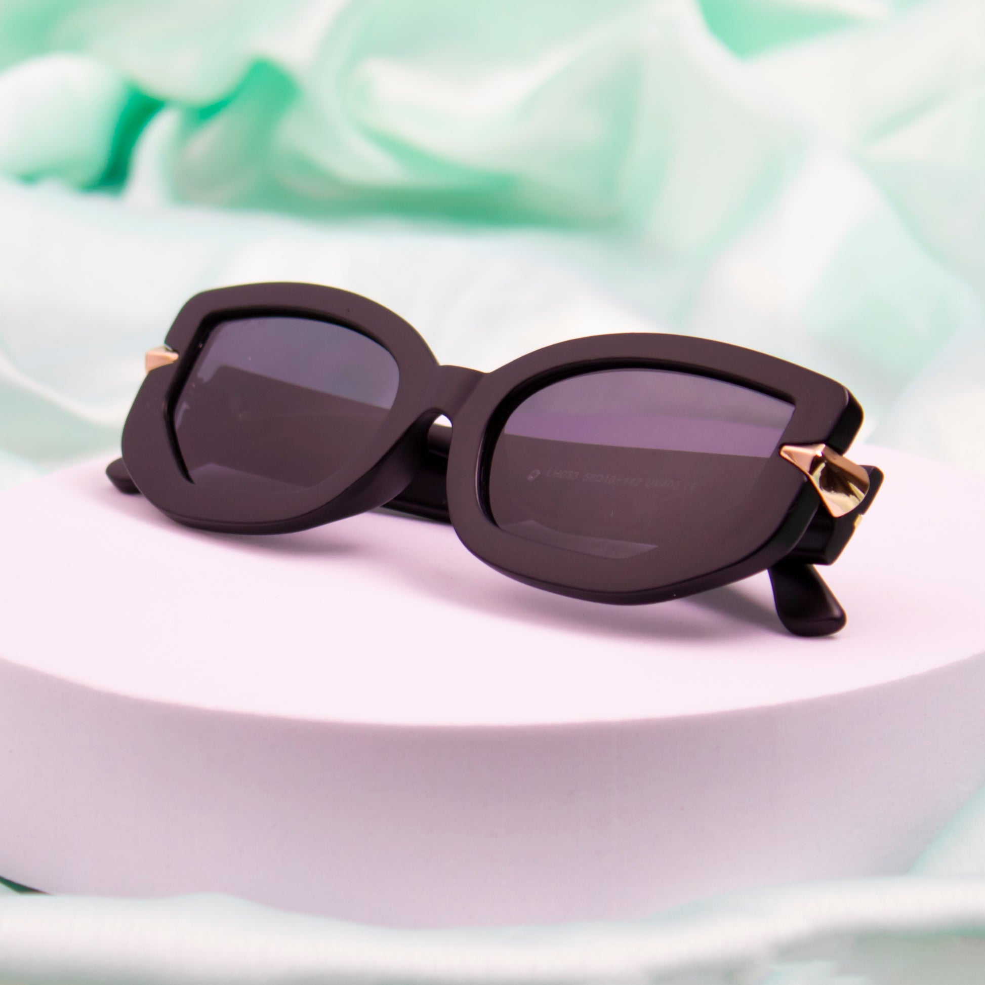 SERPENTY BLACK CAT EYE SUNGLASSES | BLACK LENS |