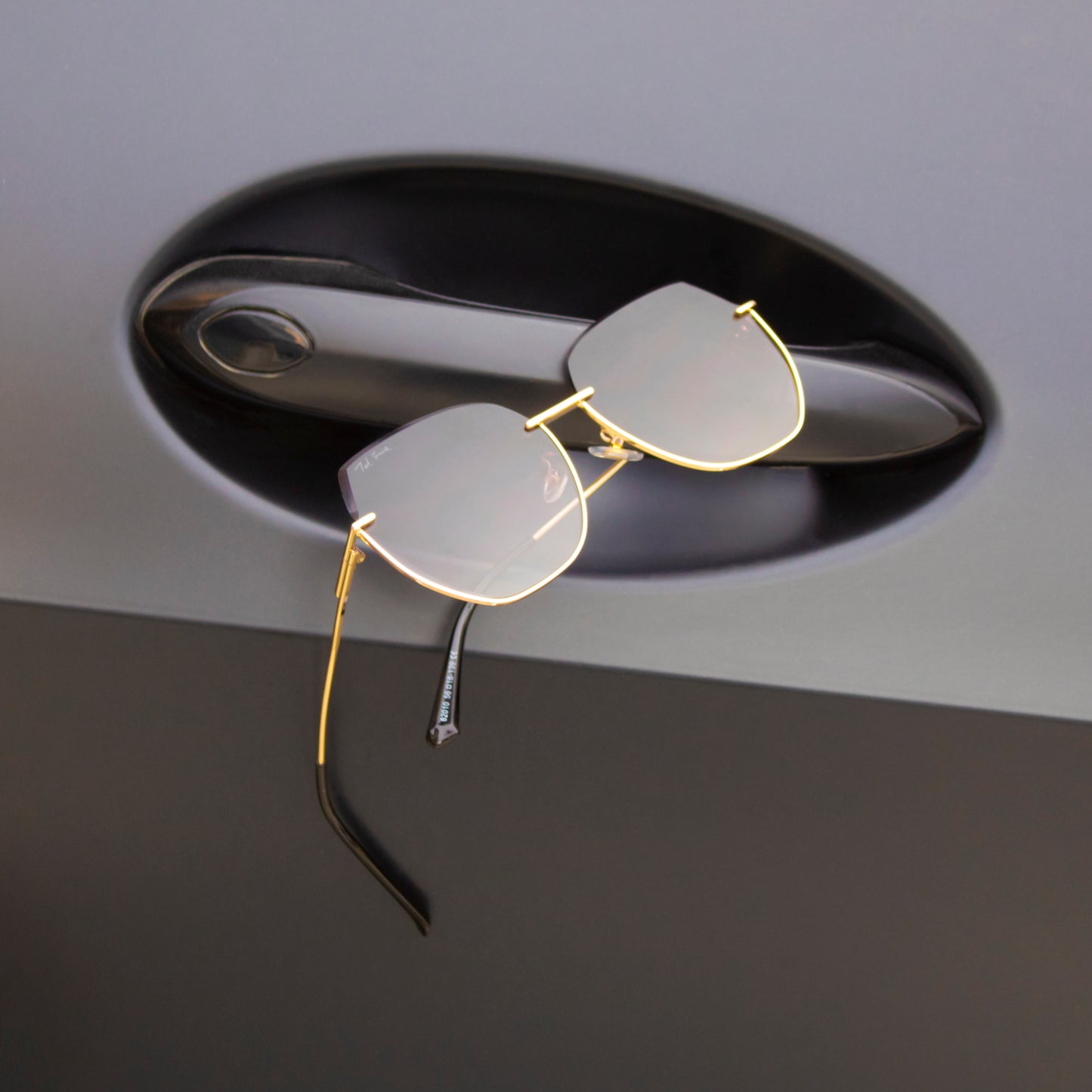 SCANDAL GOLD SQUARE RIMLESS SUNGLASSES | BLACK LENS | BUTTERFLY SUNGLASSES