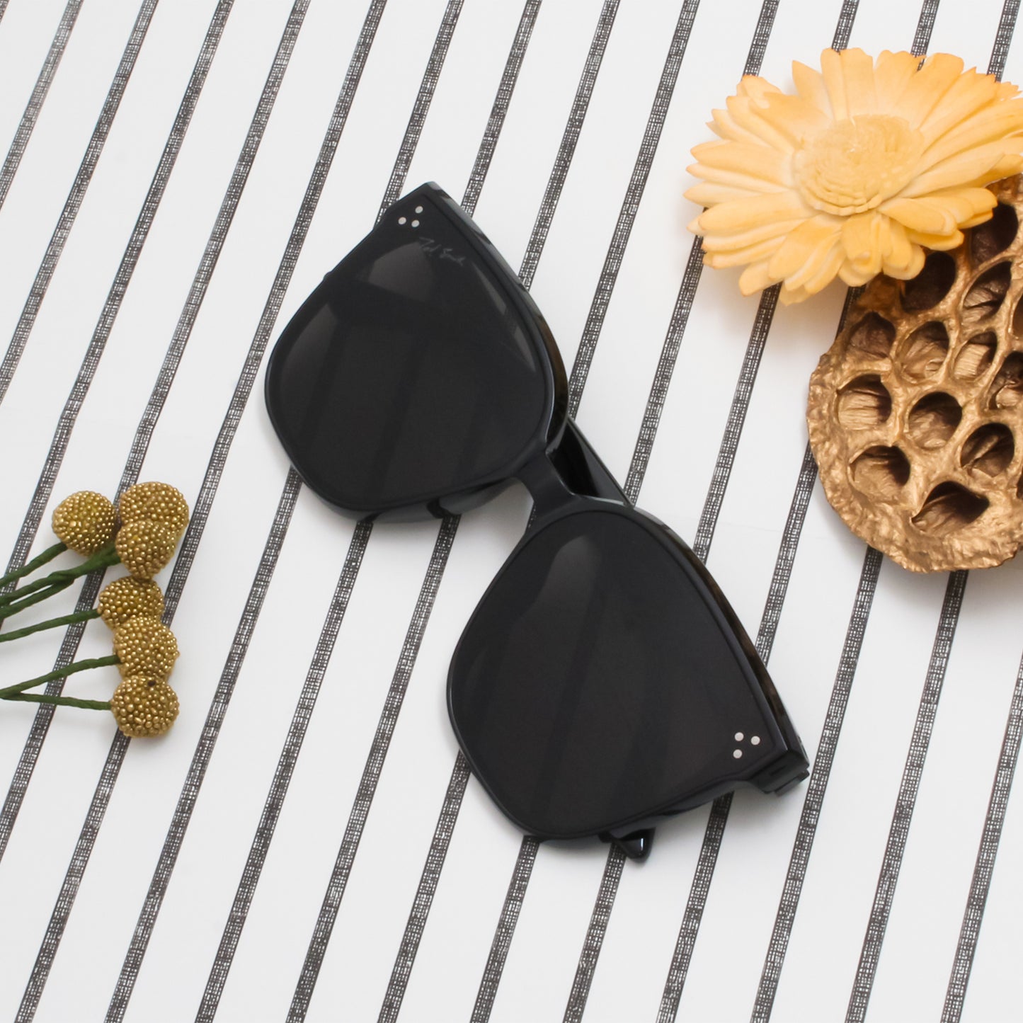 BELLA POLARISED SQUARE SUNGLAASES | OVERSIZE SUNGLASSES BY YED SMITH