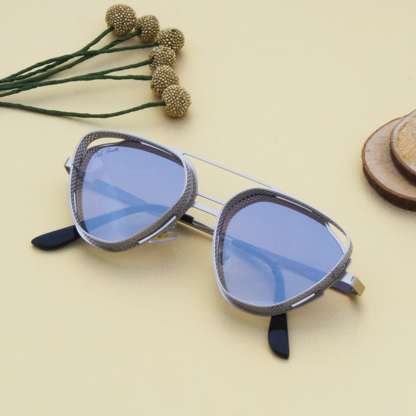 Blue Color Unisex Aviator Sunglass